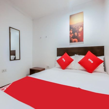 Super Oyo 856 City Stay Inns Slex Makati Манила Екстериор снимка